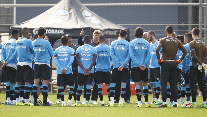 Depois de pegar Grêmio cabisbaixo, Renato vê mudança de espírito