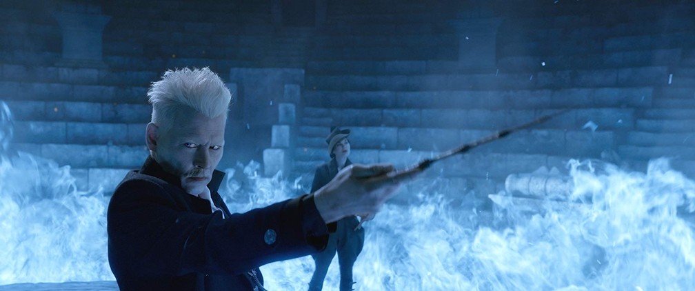 Johnny Depp em cena de 'Animais Fantásticos: Os crimes de Grindelwald' — Foto: Divulgação