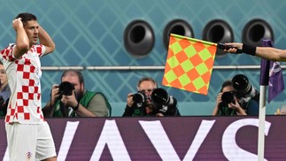 Andrej Kramaric teve gol anulado antes de empatar para a Croácia — Foto: OZAN KOSE/AFP