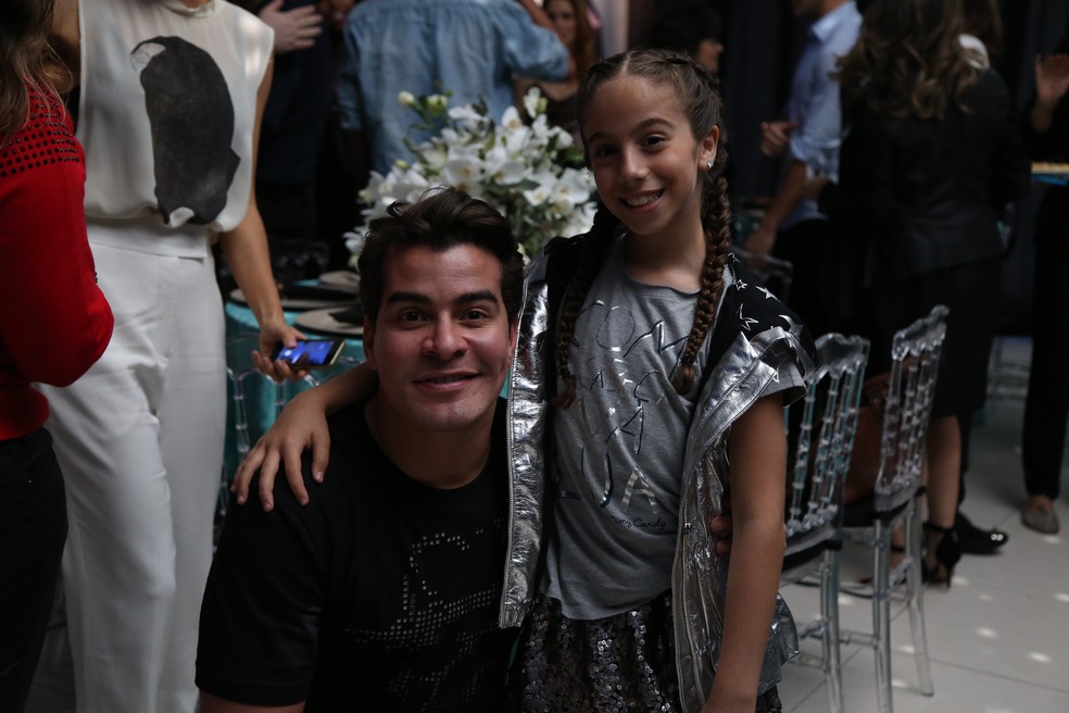 Thiago Martins posa com Leandra Caetano (Foto: Bella Pinheiro/Gshow)