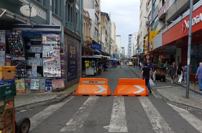 Reorganização do Comércio Popular altera trânsito no Centro de Juiz de Fora; entenda 