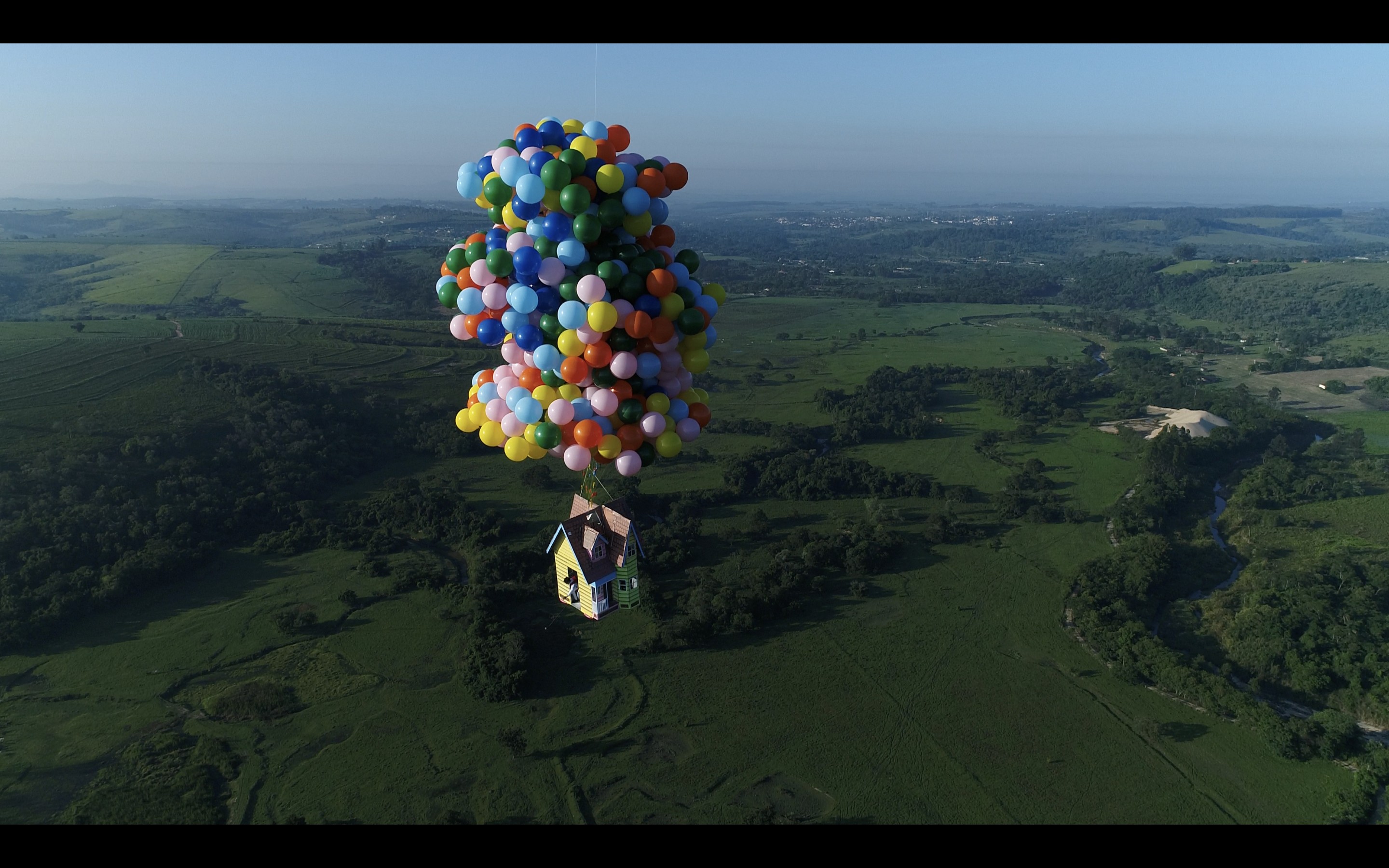 O paraquedista Luigi Cani realizou o sonho de Up - Altas Aventuras (Foto: Divulgação)