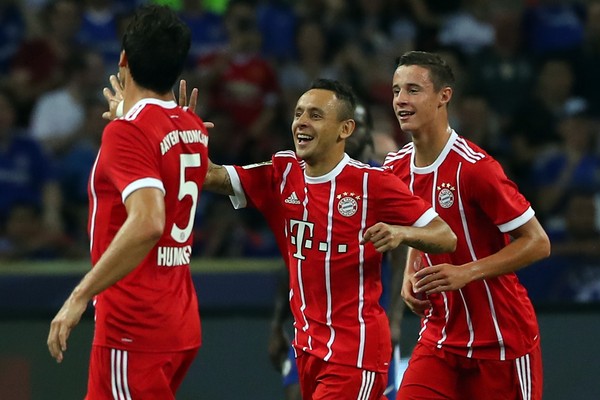 Mais um na disputa: Flamengo faz contato pelo lateral Rafinha, do Bayern