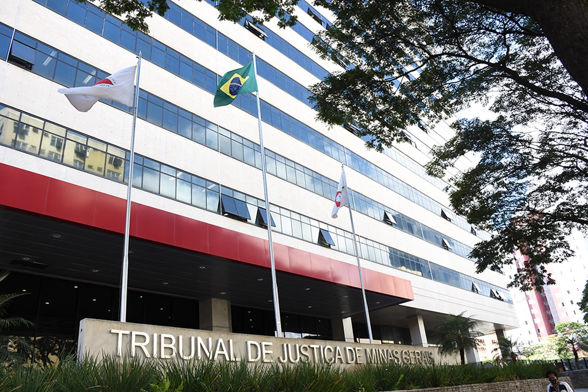 Justiça determina que plano de saúde cobra cirurgia de mudança de sexo para mulher trans de Poços de Caldas - Globo
