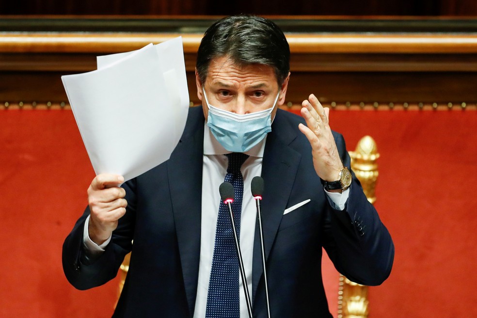 Giuseppe Conte gesticula durante sessão do Parlamento em Roma, em 19 de janeiro de 2021 — Foto: Yara Nardi/Reuters