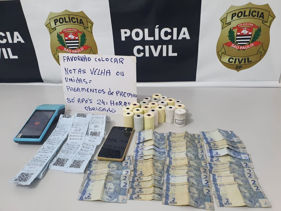 Ação cumpriu mandados de busca e apreensão em 215 estabelecimentos comerciais — Foto: Polícia Civil/Divulgação