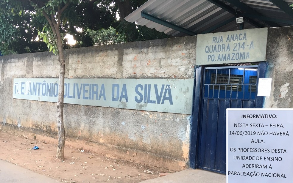 GOIÂNIA, 6H30: Colégio Estadual Antônio Oliveira da Silva, no Parque Amazonia, fechado por conta da paralisação nacional — Foto: Sílvio Túlio/G1