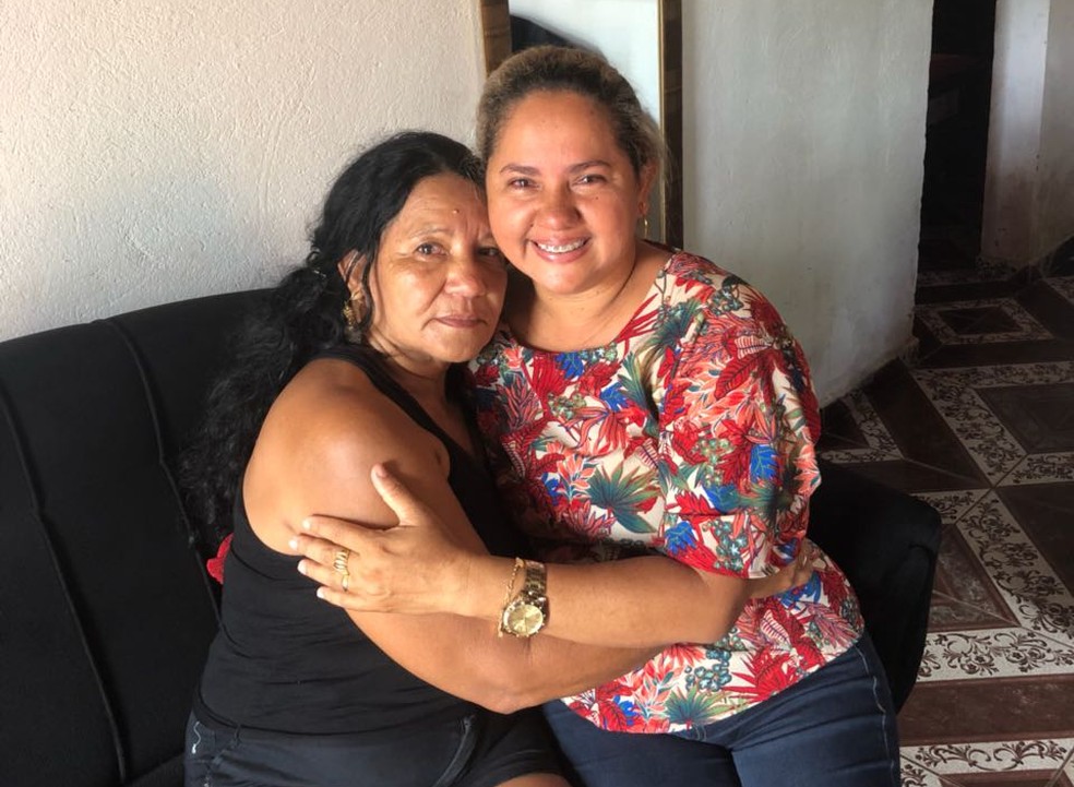 MÃ£e e filha se reencontram apÃ³s 39 anos separadas, em Piripiri. (Foto: Arquivo Pessoal/ Luciana Rodrigues)