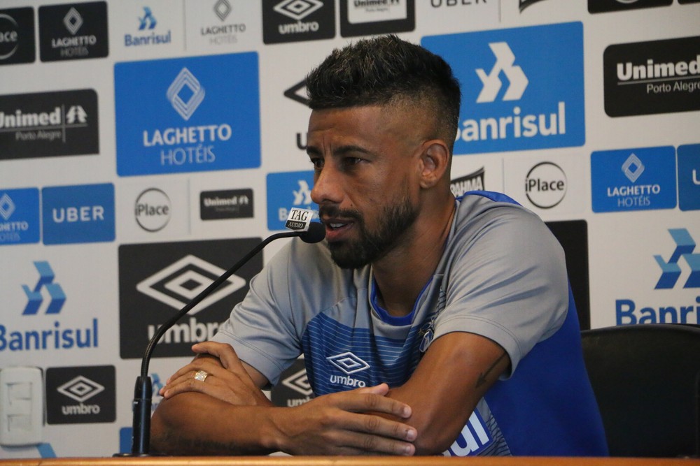 Léo Moura usa exemplo do Fla e alerta para Grêmio não deitar em vantagem