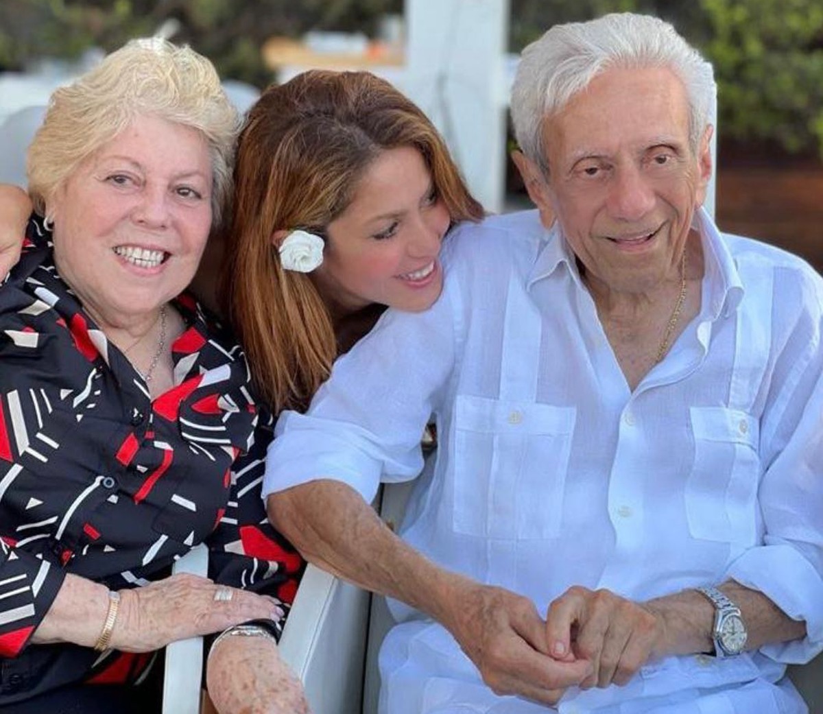 Shakira e os pais, Nidia e William (Foto: Reprodução/Instagram)