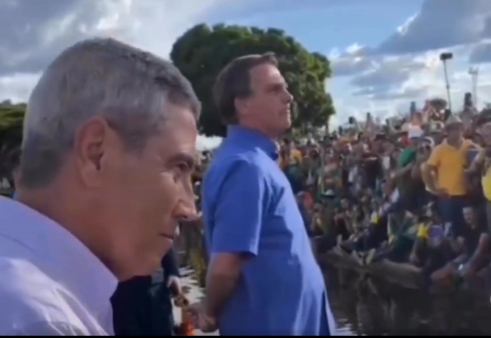 9 de dezembro: Bolsonaro rompe o silêncio e fala com apoiadores no Palácio do Alvorada — Foto: reprodução
