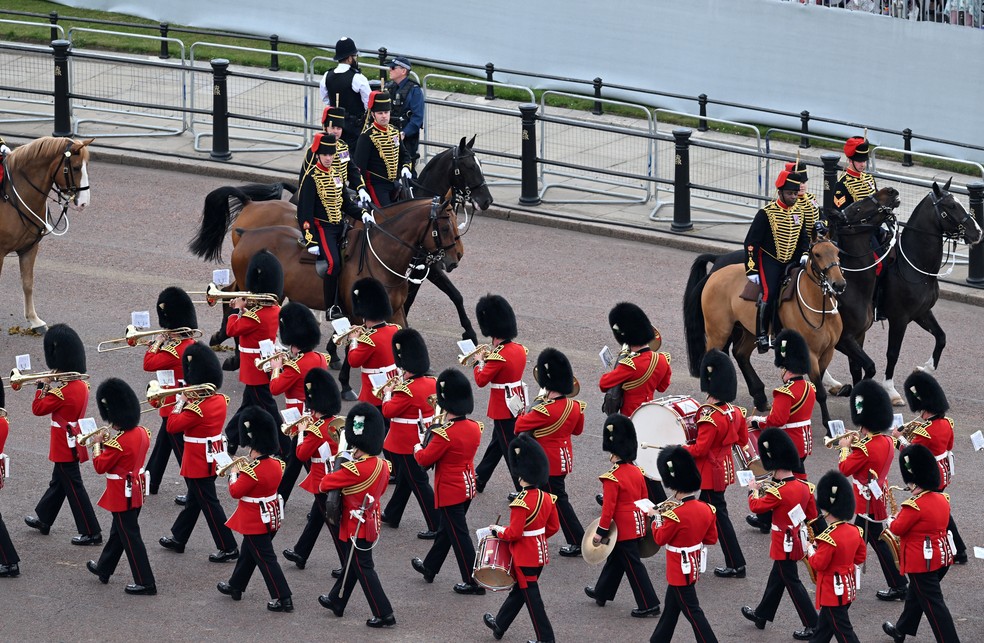 Desfile militar durante comemoração do Jubileu de Platina da Rainha — Foto: Paul Ellis/Pool via REUTERS