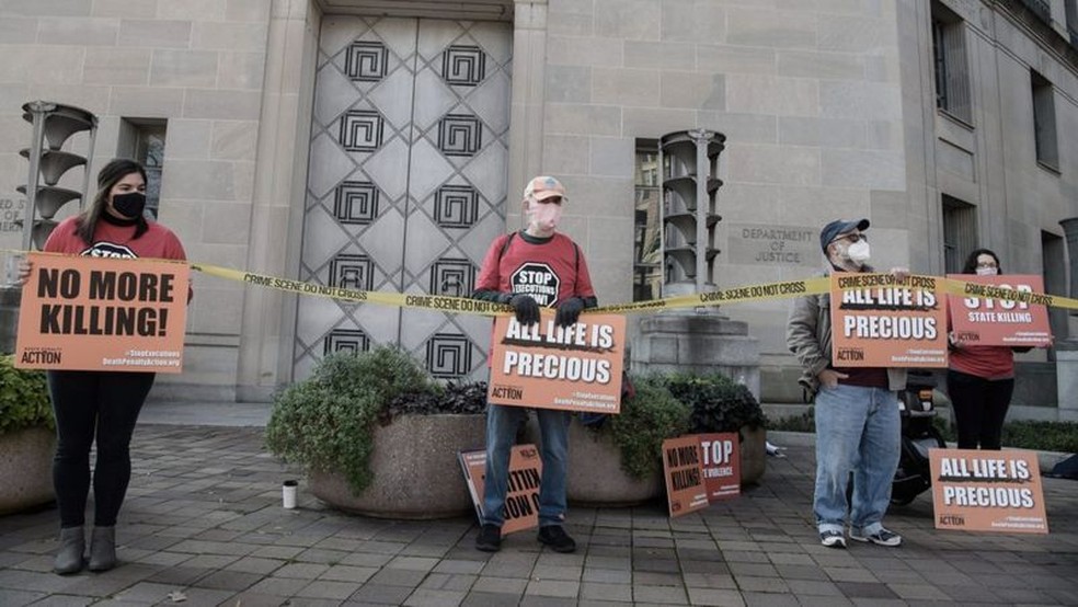 Ativistas protestam contra a pena de morte nos EUA — Foto: Getty Images via BBC