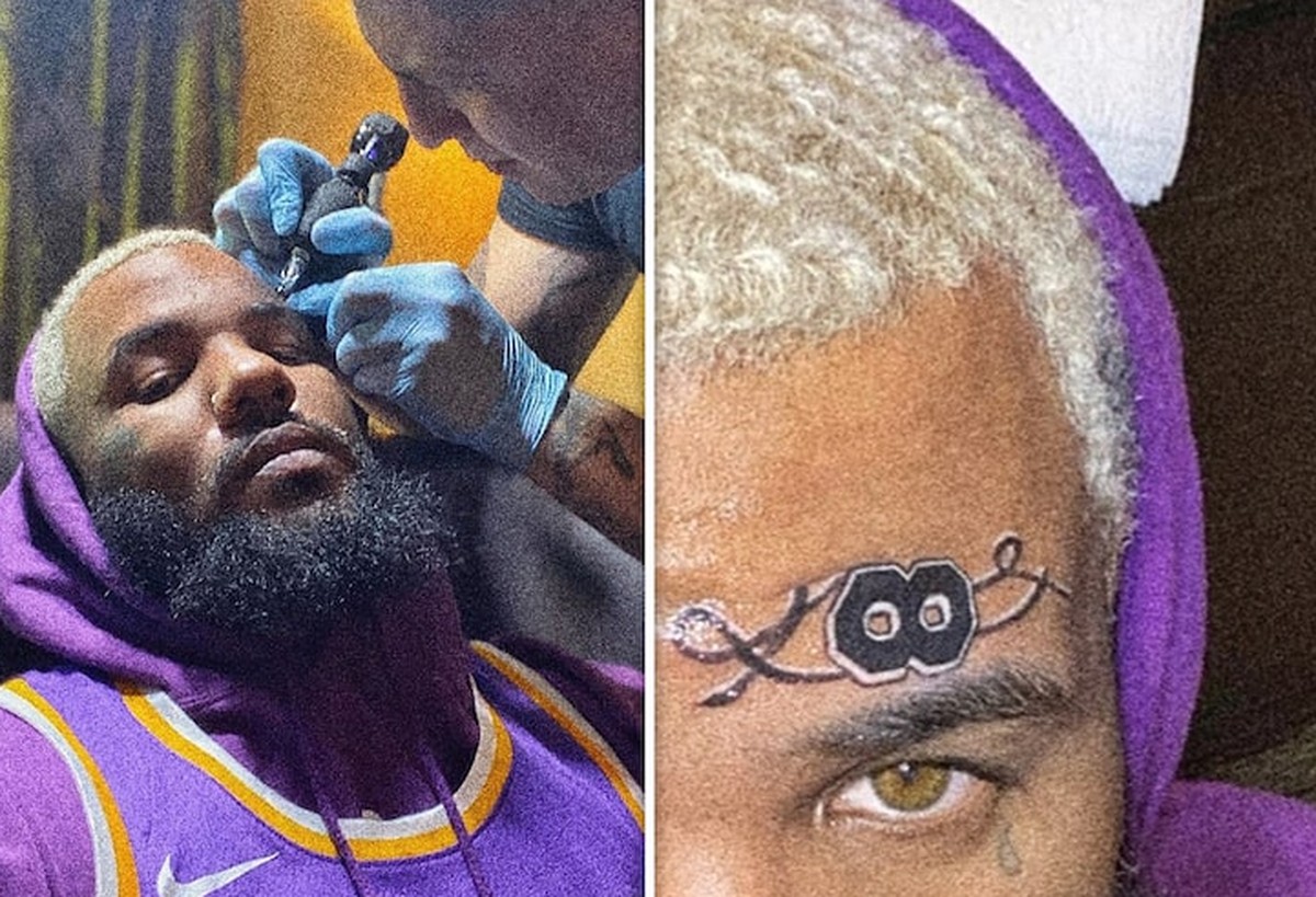 Rapper faz tatuagem do número 8 no rosto em homenagem ao astro da NBA Kobe Bryant...