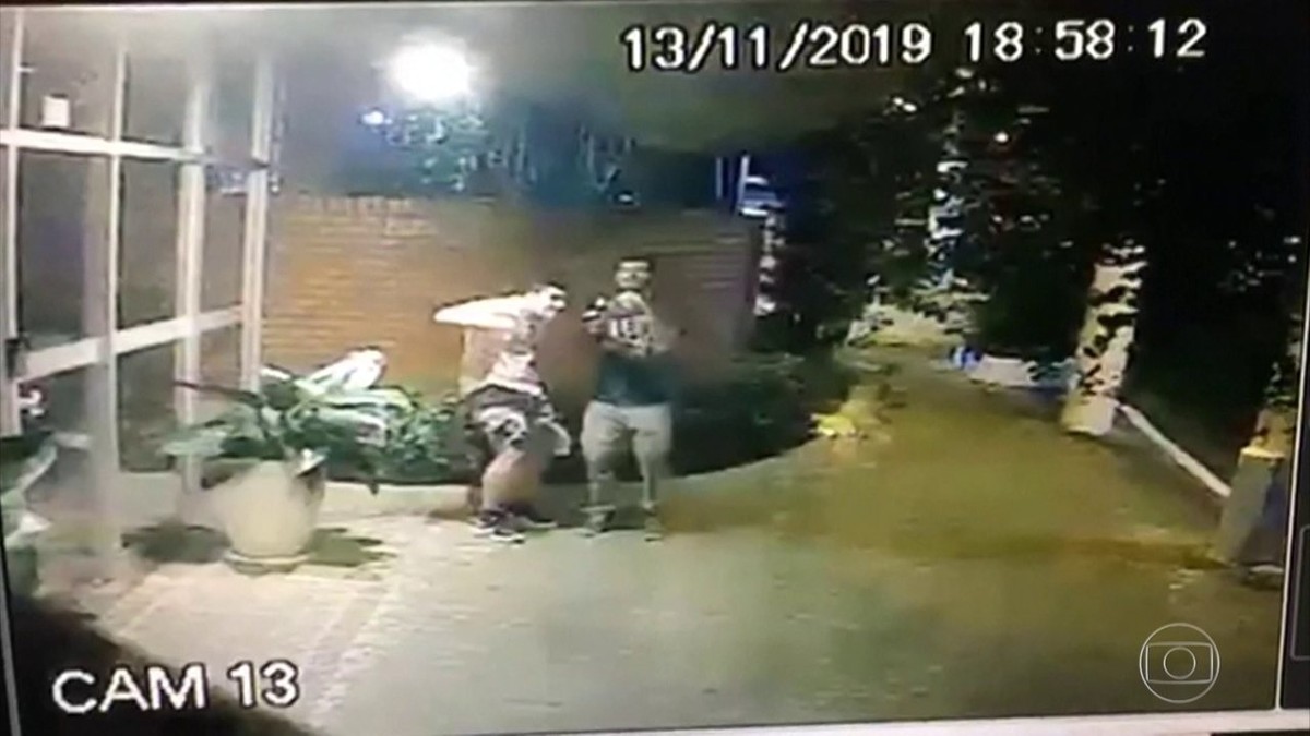 Vídeo mostra queda de marquise de prédio que matou estudante em São