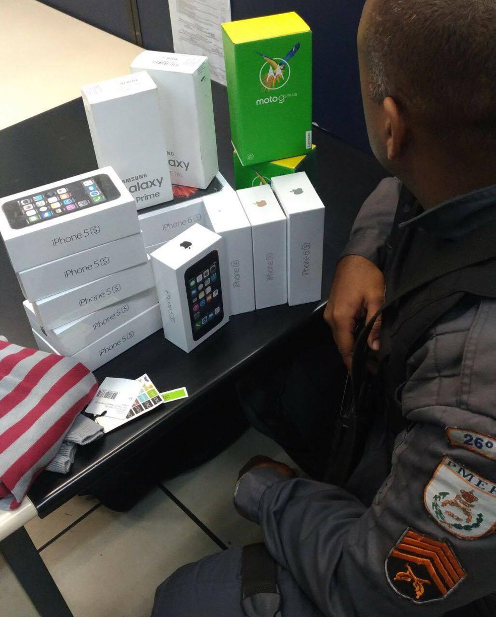 A PM conseguiu recuperar 16 celulares roubados pelos bandidos (Foto: Divulgação |Polícia Militar)