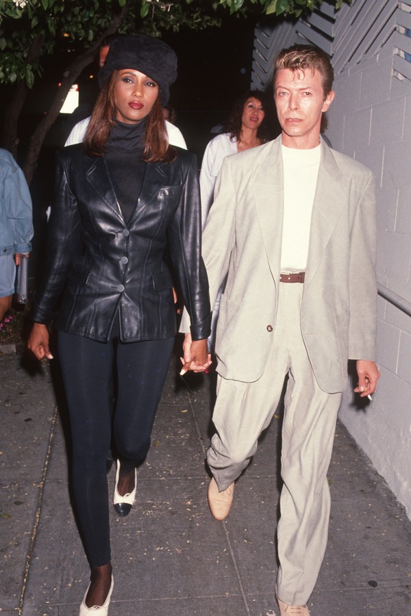 Musician David Bowie and model Iman sighted on April 4, 1991 at Spago Restaurant in West Hollywood, California. (Photo by Ron Galella, Ltd./Ron Galella Collection via Getty Images) (Foto: Ron Galella Collection via Getty)