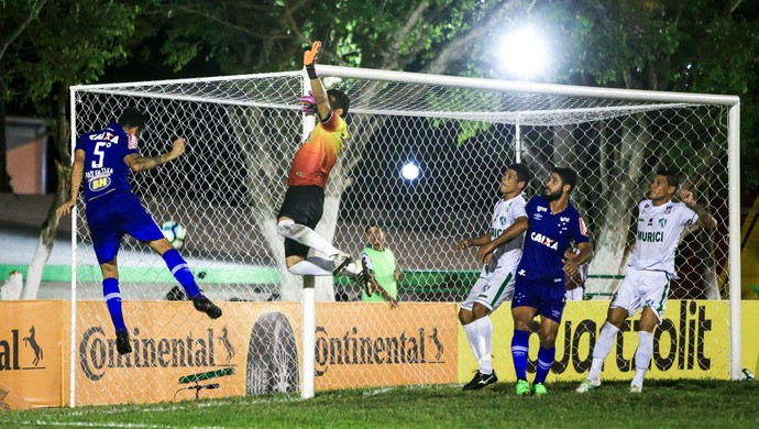 Cruzeiro usa talento e força para bater dois adversários difíceis em Alagoas