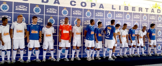 lançamento camisa Cruzeiro (Foto: Marco Antônio Astoni)