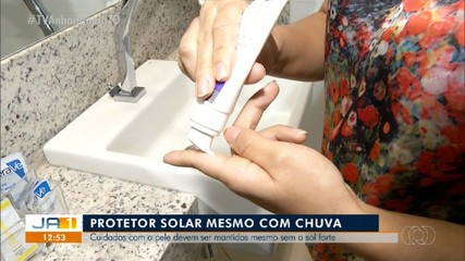 Cuidados com a pele devem ser mantidos mesmo sem o sol forte dizem especialistas