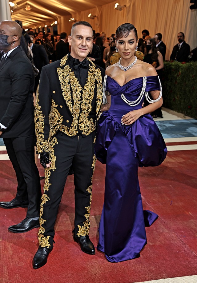 NEW YORK, NEW YORK - MAY 02: Jeremy Scott and Anitta attend The 2022 Met Gala Celebrating "In America: An Anthology of Fashion" at The Metropolitan Museum of Art on May 02, 2022 in New York City. (Photo by Dimitrios Kambouris/Getty Images for The Met Muse (Foto: Getty Images for The Met Museum/)