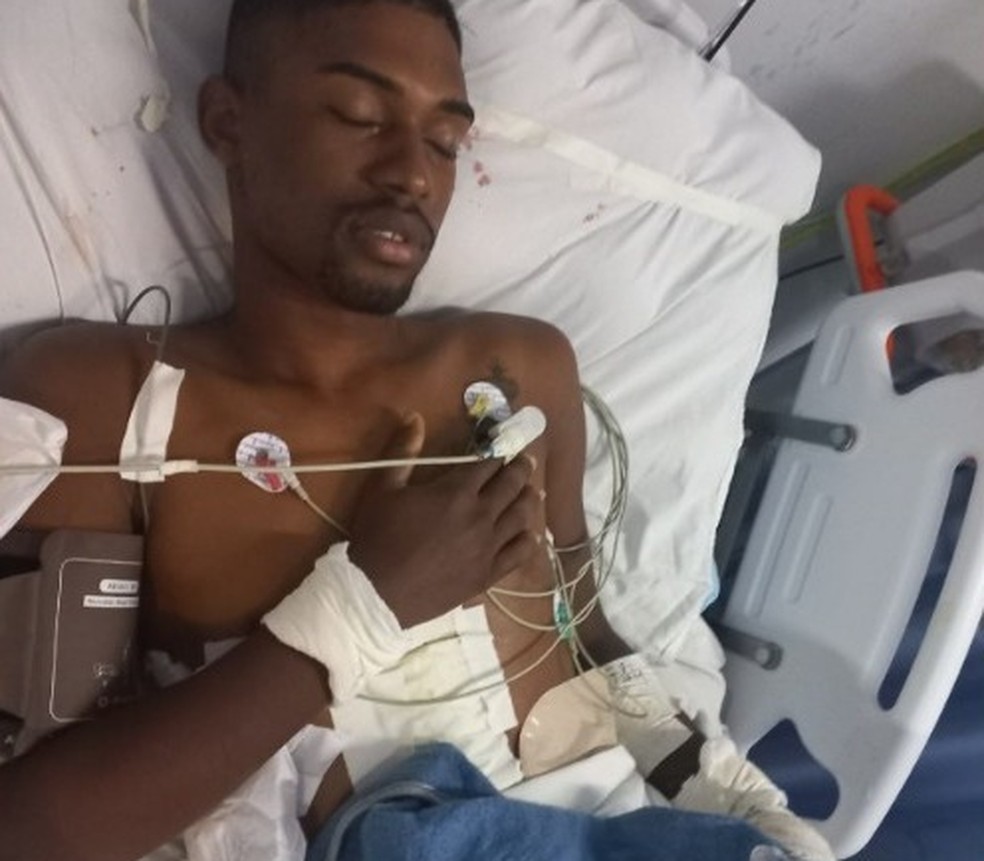 Jovem é baleado, perde rim e hospital entrega órgão à família em saco plástico na Bahia — Foto: Arquivo pessoal