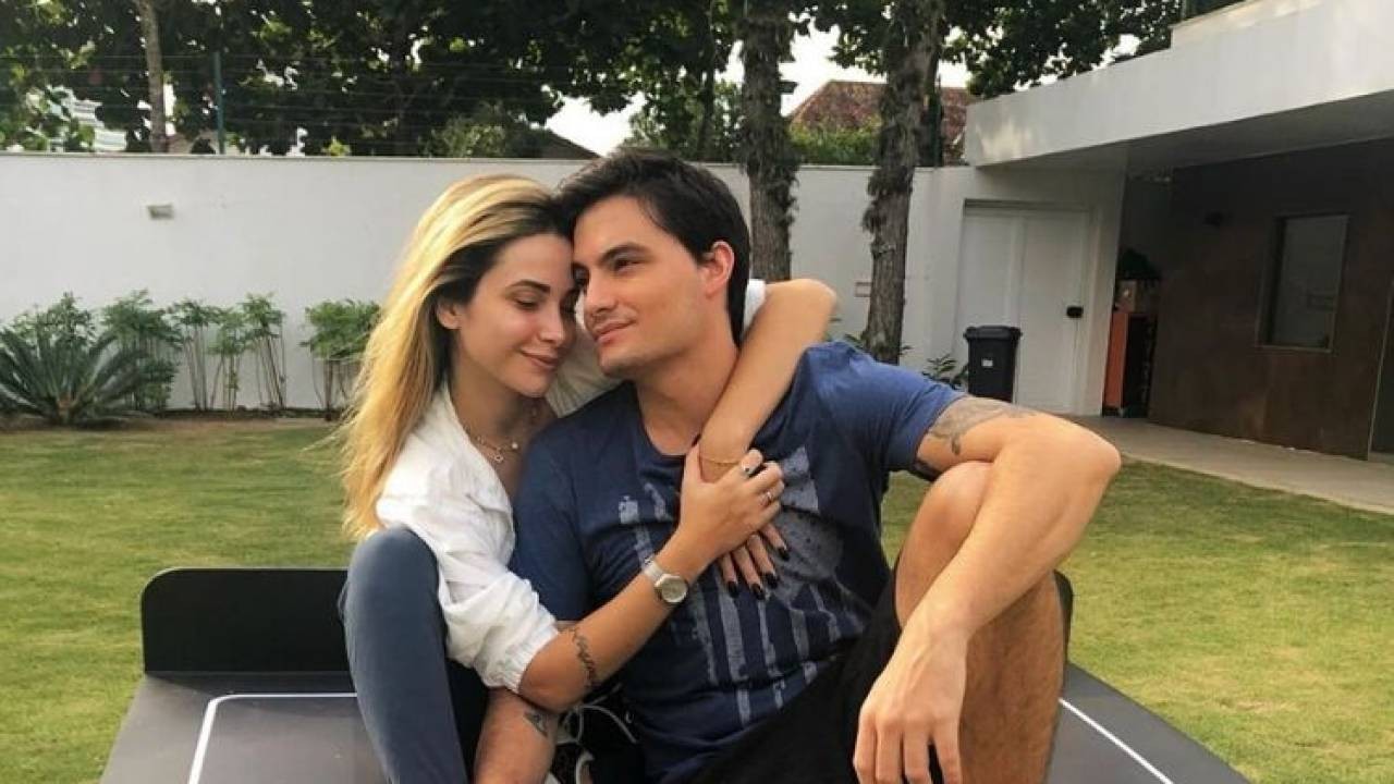 Felipe Neto e Bruna Gomes anunciaram término do relacionamento de cinco anos (Foto: Reprodução)
