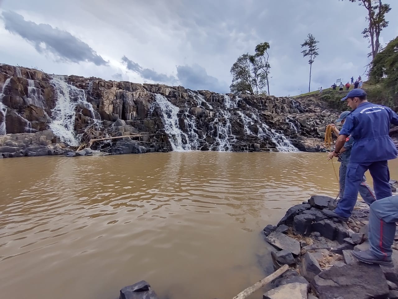 Jovem de 21 anos morre afogado durante banho de rio em SC