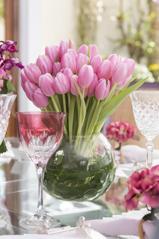 Decoração de mesa para o Dia das Mães em tons de rosa (Foto: Douglas Daniel )