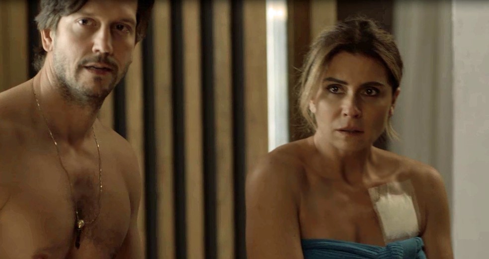Remy e Luzia sÃ£o pegos em uma situaÃ§Ã£o bastante embaraÃ§osa (Foto: TV Globo)