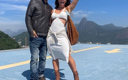 Par romântico em novela, Marcelo Serrado e Paolla Oliveira gravam em heliponto no Rio