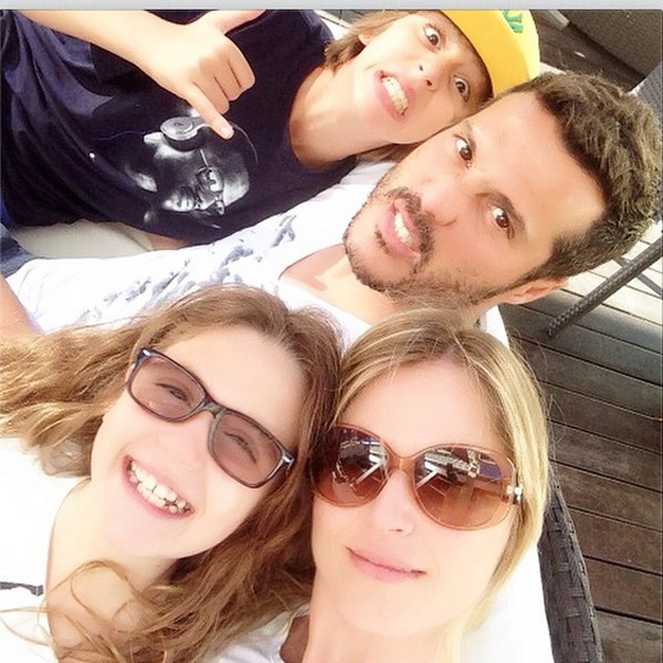 Susana Werner posa com família (Foto: Reprodução/Instagram)