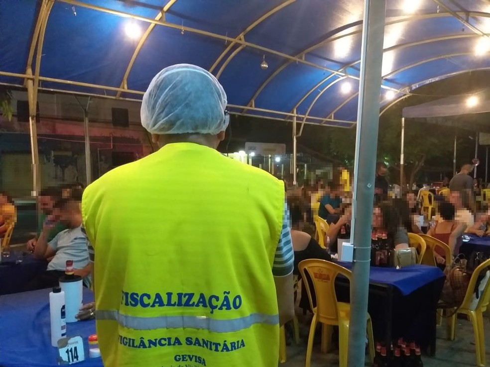 Fiscalização autua bares com grandes aglomerações em Teresina  — Foto: Divulgação/Vigilância Sanitária