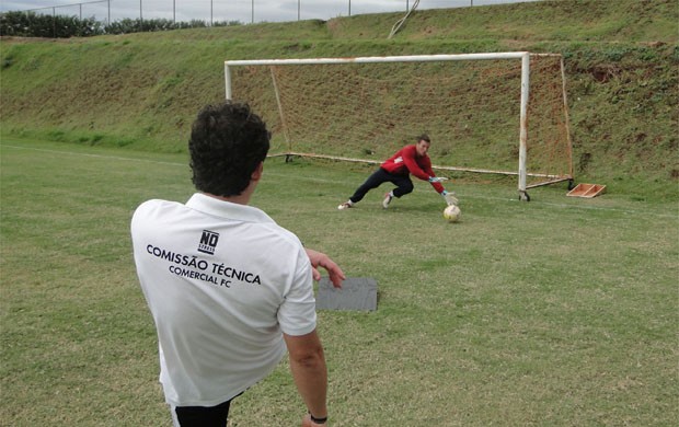 Leandro Franco e Daniel Fernandes treinam no Comercial (Foto: Gabriel Lopes / CFC)