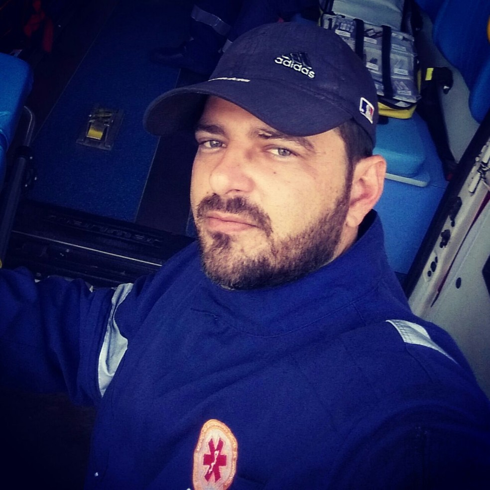 O enfermeiro Itamar, o motorista Sebastião e o técnico de enfermagem Pedro atenderam a ocorrência (Foto: Itamar Aguiar/Divulgação)