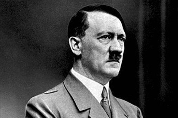 Adolf Hitler (Foto: Bundesarchiv, Bild 183-S33882 / CC-BY-SA 3.0)