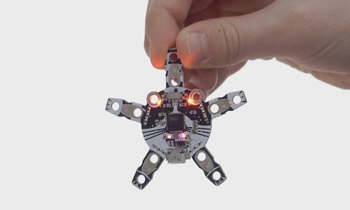 Quirkbot ? equipado com sensores, luzes LED e motores (Foto: Divulga??o/Kickstarter)