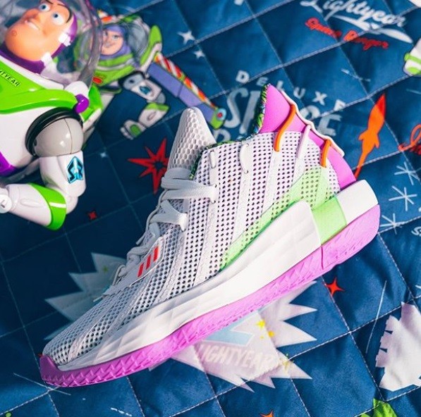 O Buzz Lightyear também foi inspiração para um tênis (Foto: Divulgação/Pixar)