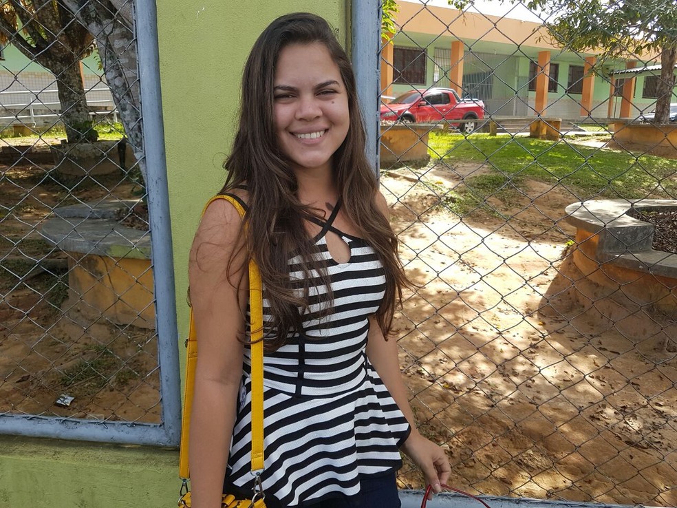 ENEM 2017 - DOMINGO (5) – RIO BRANCO (AC) – A estudante de pedagogia Raline Silva, de 21 anos, saiu do município vizinho, Guajará, no Amazonas, para fazer a prova em Cruzeiro do Sul (Foto: Anny Barbosa/G1)