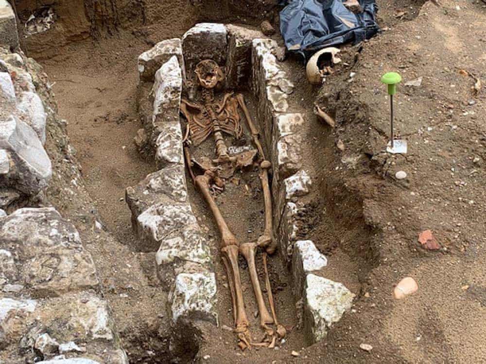 Centenas de esqueletos medievais são descobertos na Abadia de Westminster (Foto: Westminster Abbey)