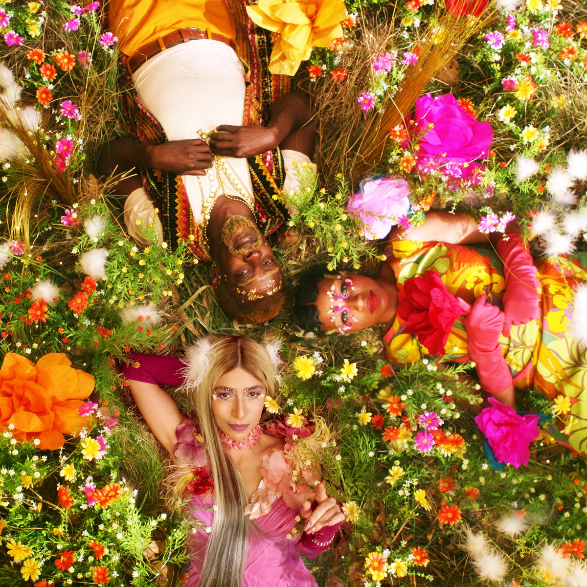 Marisa Monte no país das maravilhas com Seu Jorge e Flor no clipe do unmarried ‘Pra melhorar’ |  Weblog do Mauro Ferreira