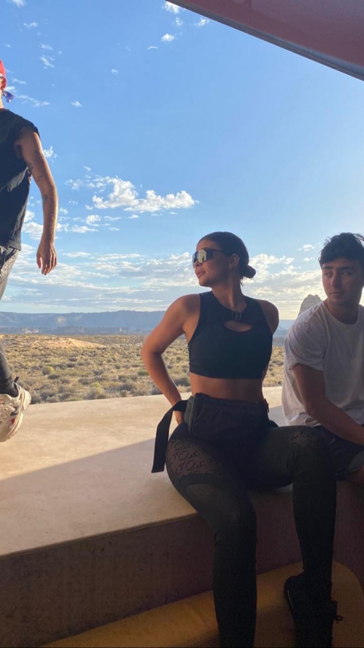 Kylie Jenner e amigos no deserto de Utah (Foto: Reprodução/Instagram)