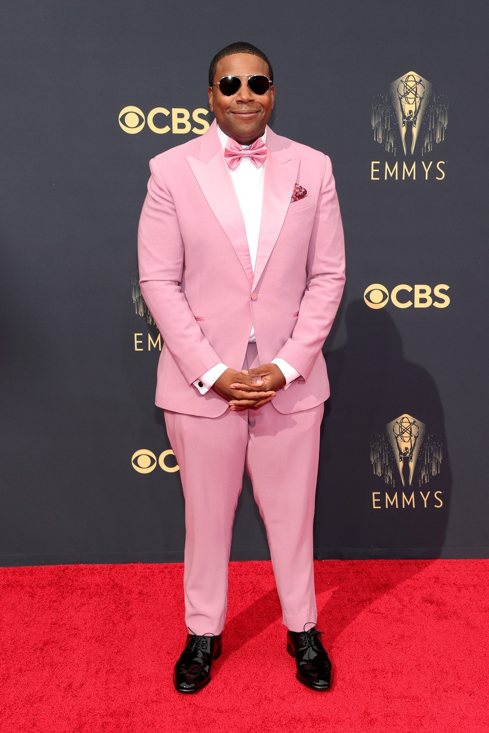 Kenan Thompson vestiu um smoking cor-de-rosa no Emmy 2021 — Foto: Rich Fury / GETTY IMAGES NORTH AMERICA / Getty Images via AFP