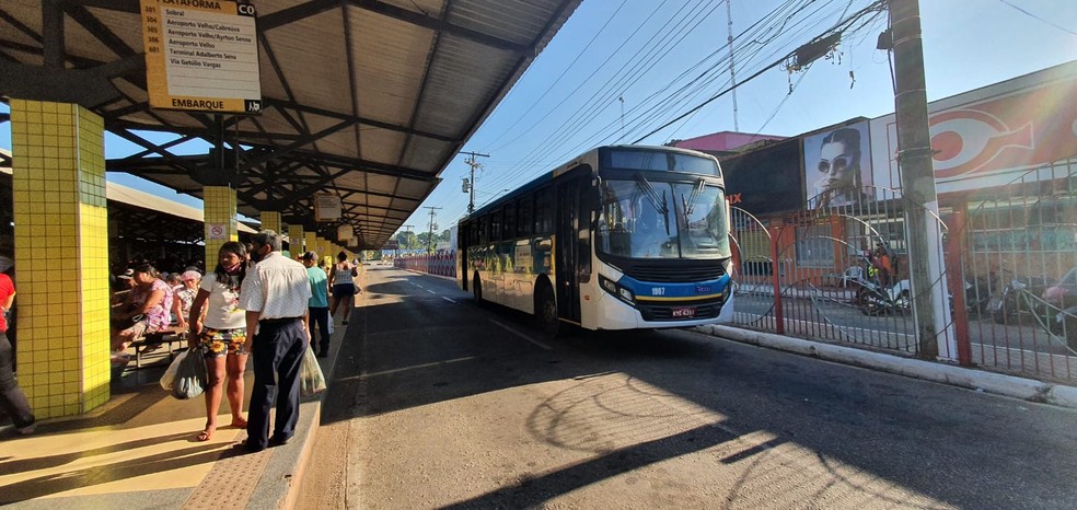 Alegando prejuízo com aumento no preço do diesel, empresa de ônibus suspende 11 linhas em Rio Branco — Foto: Andryo Amaral/Rede Amazônica Acre 