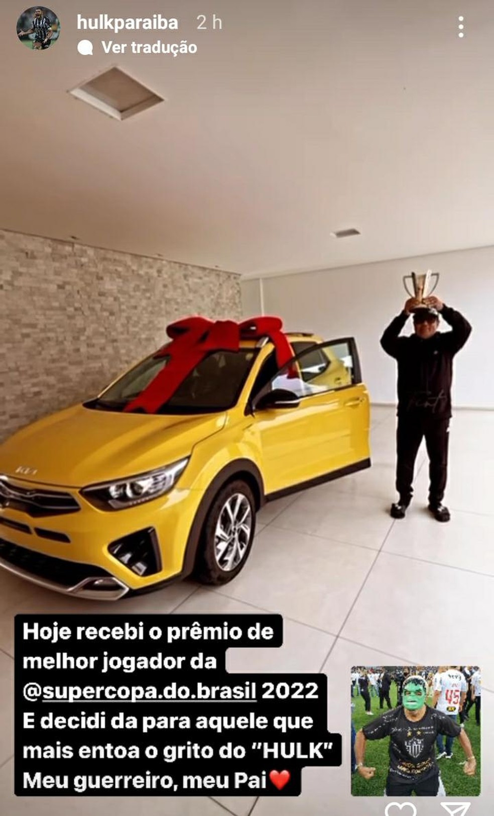 Hulk presenteia o pai com carro de R$ 150 mil  Foto: Reproduo/Instagram 