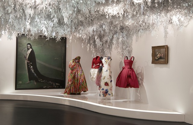 The Dior Gardens section of the exhibition Christian Dior: Designer of Dreams at the Musée des Arts Décoratifs in Paris (Foto: ADRIEN DIRAND)