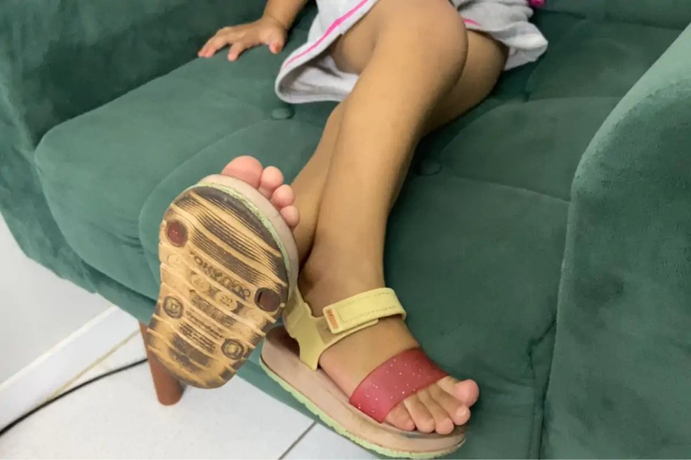 Criança contou à família que sofria maus-tratos na escola — Foto: Letícia Paris/TVCA