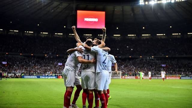 Jogadores do Cerro PorteÃ±o comemoram o gol