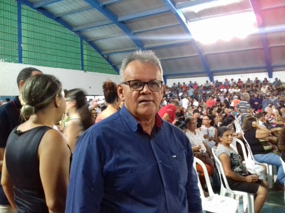 Morador do Pinheiro, Deraldo Tenório, compareceu à audiência pública em Maceió — Foto: Jamerson Soares/ G1