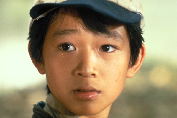 Ke Huy Quan em Indiana Jones (1984) (Foto: Reprodução)